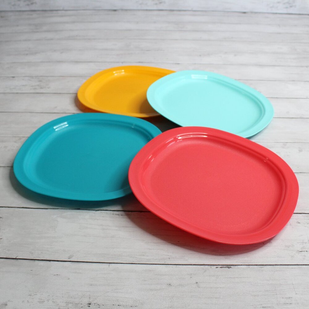 Tupperware Reheatable Plates 9.5 in Square Microwave Safe Set Luncheon